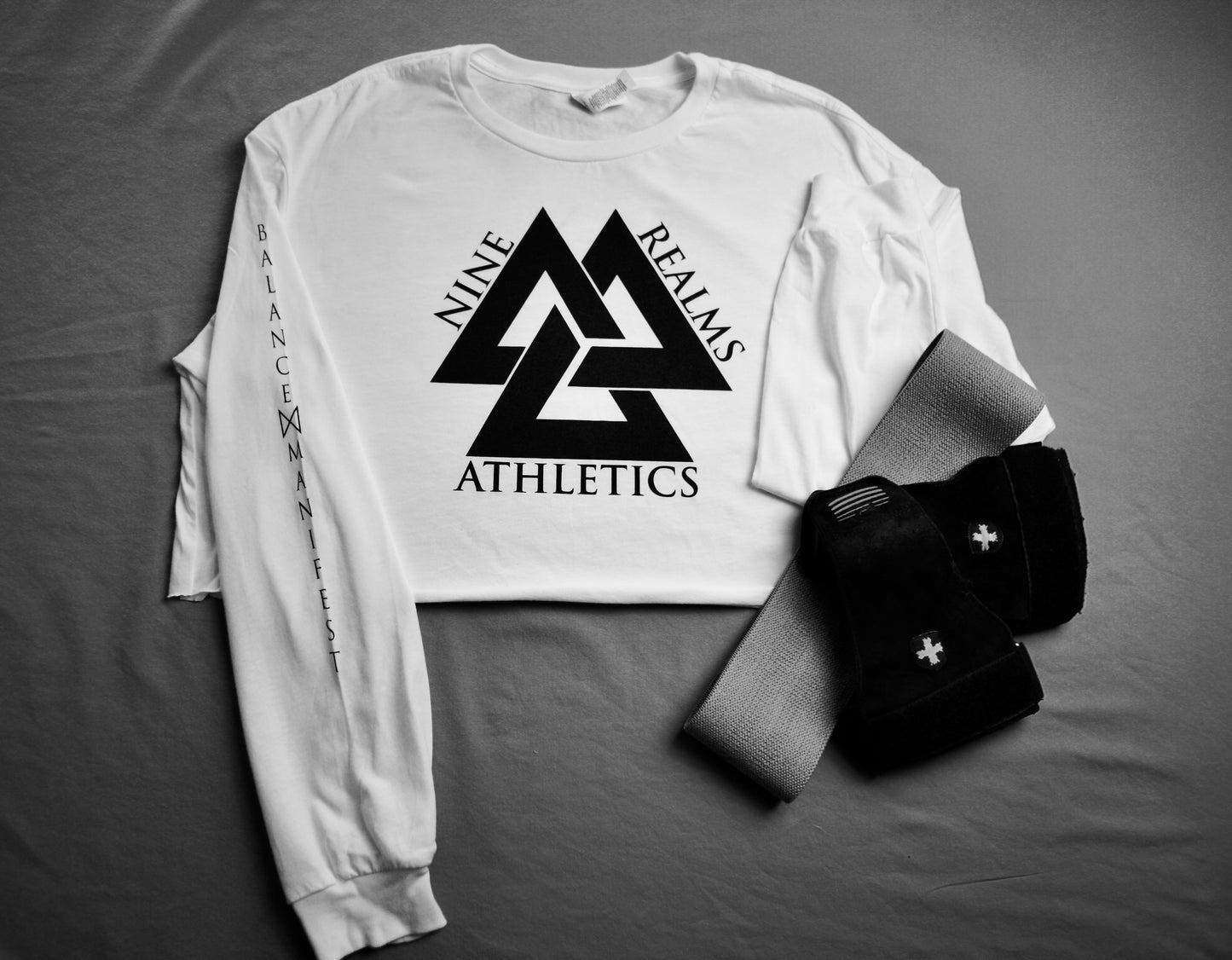 Nine Realms Valknut Women's Long Sleeve Crop